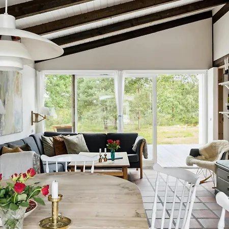 Casa de Férias Architect-designed Summerhouse Close To Korevlerne *