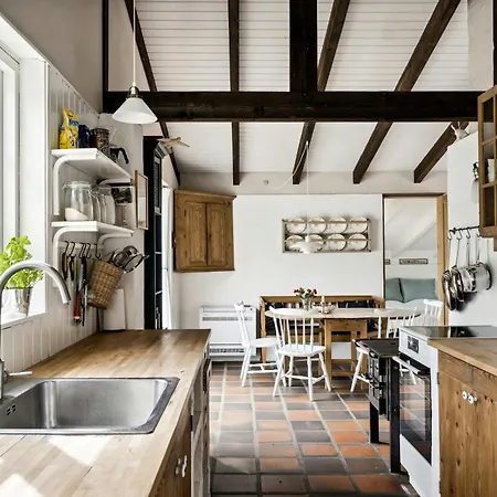 Architect-designed Summerhouse Close To Korevlerne *