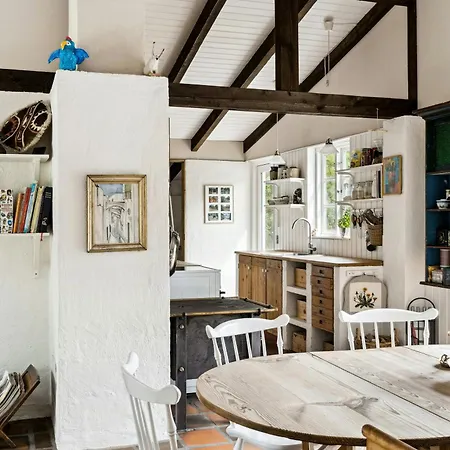 Architect-designed Summerhouse Close To Korevlerne Сasa de vacaciones *