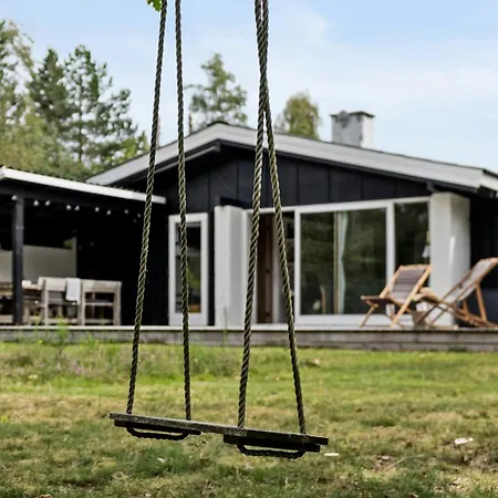 Architect-designed Summerhouse Close To Korevlerne