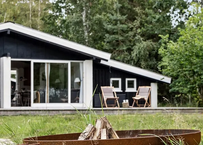 Hébergement de vacances Architect-designed Summerhouse Close To Korevlerne *
