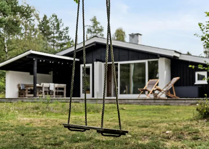 Architect-designed Summerhouse Close To Korevlerne